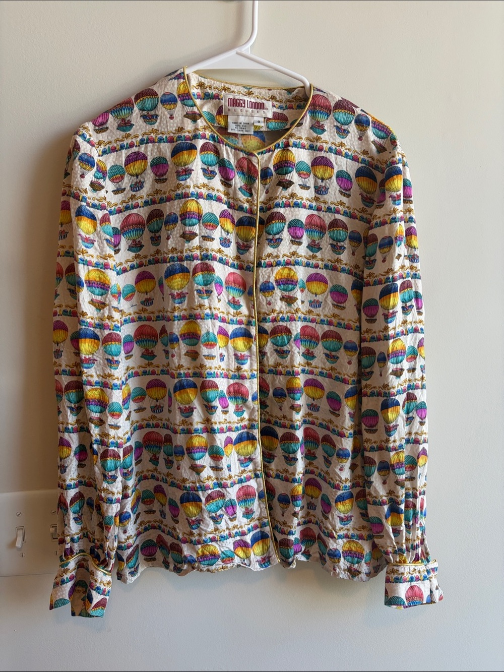 Unique Maggy London Button-Front Blouse with Colorful Hot Air Balloon Print